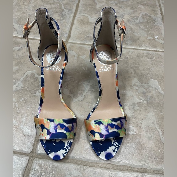NWOT Vince Camuto 3.5" heels Size 7.5M - Picture 1 of 5
